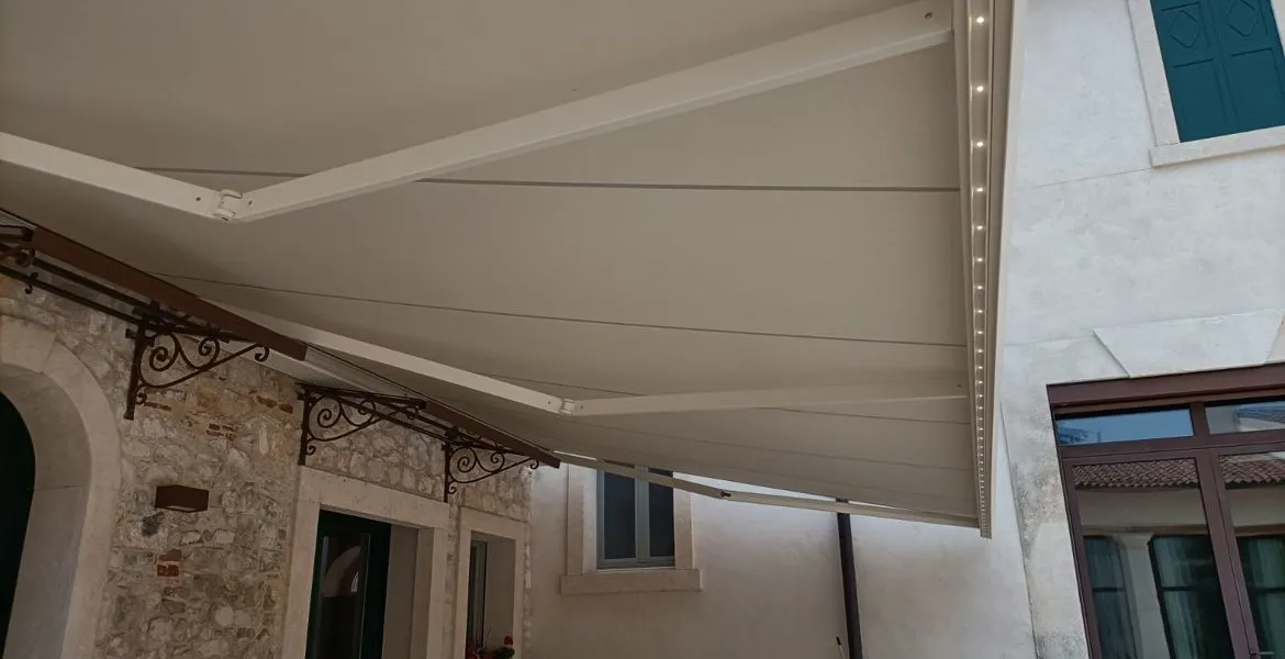 Tende a bracci