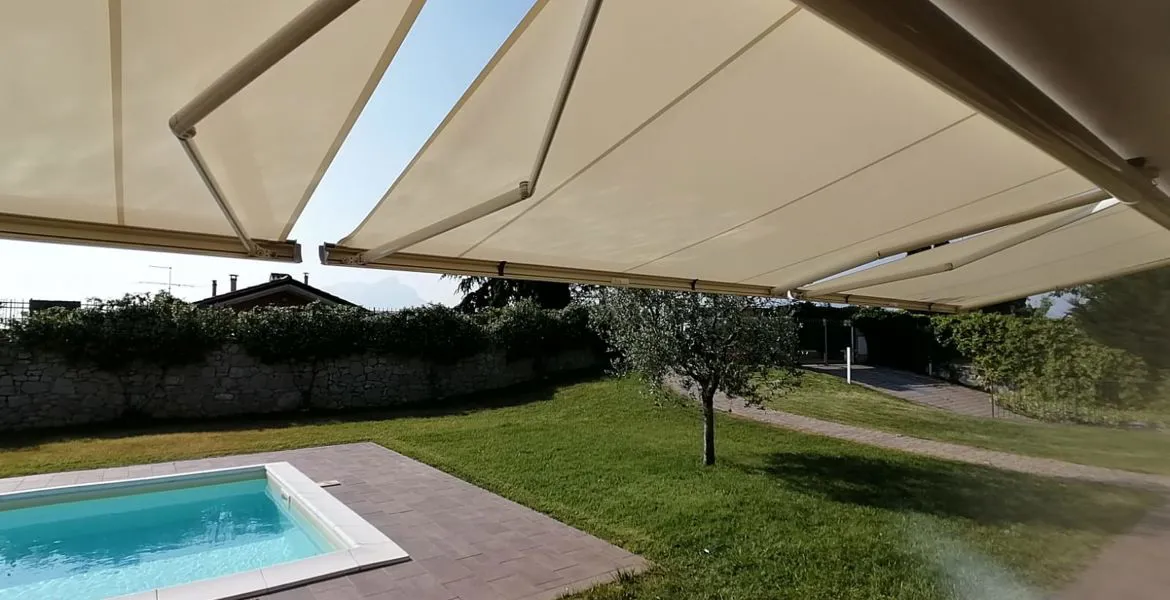 Tende a bracci